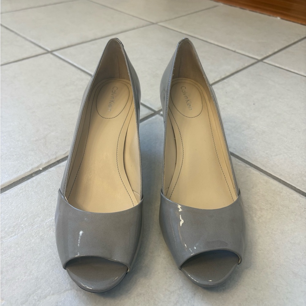 Calvin Klein Women's Elegant Gray Peep Toe Heels